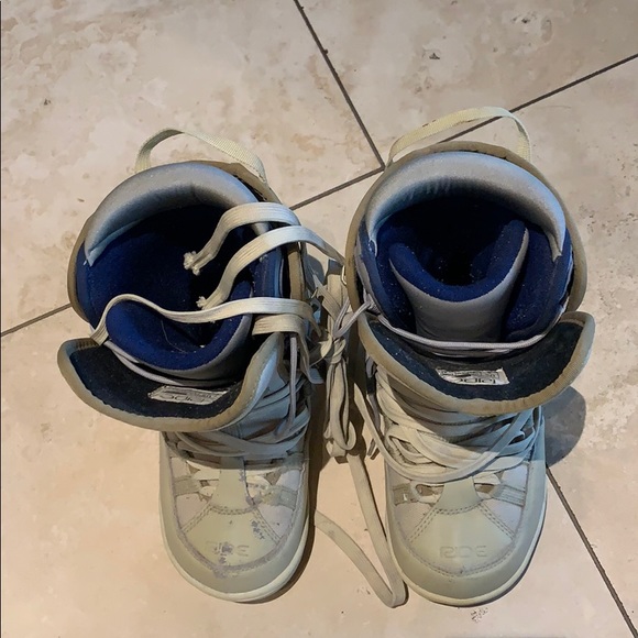 RIDE snowboarding boots sz women’s 6. - Picture 5 of 6